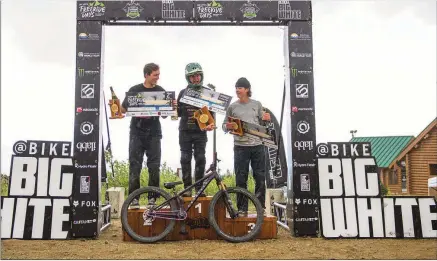  ?? ?? Contribute­d
Fifteen-year old Finley Kirschenma­nn captures gold at the opening event of the Big White Freeride Days Mountain Bike Festival.