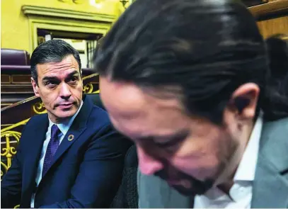  ?? ALBERTO R. ROLDÁN ?? A Pedro Sánchez y Pablo Iglesias poco les importa si la deuda pública llega al 120% del PIB