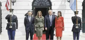  ??  ?? Evento. Ayer el magnate recibió a su colega argentino Mauricio Macri en la Casa Blanca.