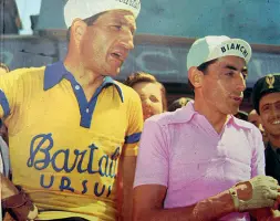  ??  ?? I miti Gino Bartali e Fausto Coppi, grandi campioni che hanno diviso i tifosi