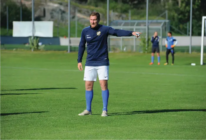  ?? Bild: Nemanja Kazic ?? Tränaren Rikard Nilsson är laddad inför omstarten av division 2-fotbollen. Oddevold spelar på lördag borta mot IFK Åmål.