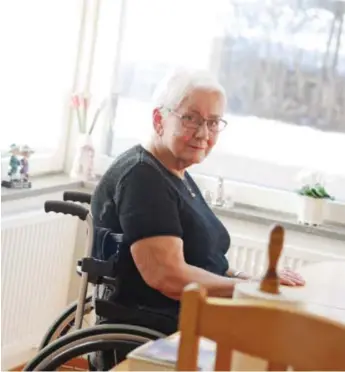  ?? FOTO: PAULINE CEDERBLAD ?? Birgit Pettersson kunde inte ta sig ut med sin rullstol från lägenheten på över två veckor. FAST.
