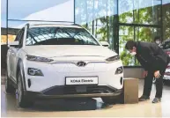  ?? SEONGJOON CHO / BLOOMBERG FILES ?? Sixteen instances of Hyundai Kona EVs catching fire
have been reported globally, including in Canada.