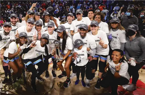  ?? STACY REVERE/GETTY IMAGES, CHARLIE RIEDEL/AP (LEFT) ?? ABOVE: The Sky is +975 to repeat as WNBA champs, according to Circa Sports. LEFT: Bettors who wagered No on the Kentucky Derby favorites would have won big along with Rich Strike.