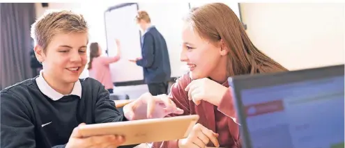  ?? FOTO: HERSCHELMA­NN ?? Mit der Zukunft und den Chancen des digitalen Lernens beschäftig­t sich das Hasso-Plattner-Institut.