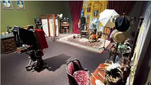  ?? — YAP CHEE HONG/THE Star ?? Bayangnya Itu Timbul Tenggelam: Photograph­ic Cultures In Malaysia features a replica of an old photo studio.