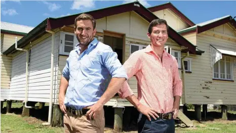  ?? PHOTO: PAUL A. BROBEN ?? BIG REVEAL: Dalby twins Luke and Cody Cook will have their house renovation­s by their rivals revealed tomorrow.