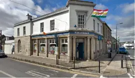  ??  ?? Forged notes: The Bank of Ireland in Bagenalsto­wn, Co. Carlow