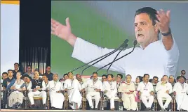  ?? ARVIND YADAV/HT ?? Senior Congress leaders on the stage while party chief Rahul Gandhi addresses the gathering during the party’s Jan Aakrosh rally in New Delhi on Sunday.