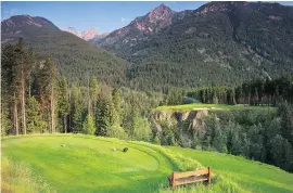  ?? ANDREW PENNER ?? The legendary Cliffhange­r hole at the Greywolf Golf Course.