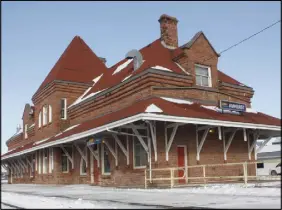  ?? Darell cole/amherst news ?? Amherst Mayor David Kogon is concerned a proposal that would save the historic downtown train station could be slipping away.
