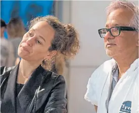  ??  ?? Con Anish Kapoor. El artista nacido en India estuvo en el país en 2017.