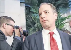  ??  ?? Reince Priebus, jefe de gabinete de Donald Trump, dice que la reforma tributaria tendría apoyo demócrata si se beneficia a la clase media del país.