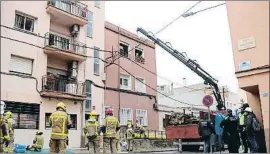  ?? ALBERT SEGURA LORRIO / ACN ?? Operativo de rescate en el edificio en Sabadell