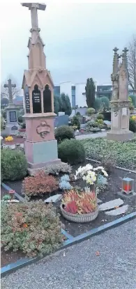 ?? ARCHIVFOTO: POHLE ?? Die neue Straelener Friedhofss­atzung weist niedrigere Gebühren aus.