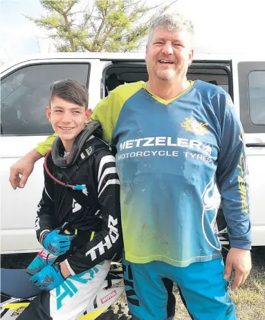  ?? ?? Riaan van der Sandt and his son. > Photo: Facebook