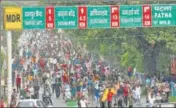  ?? SANTOSH KUMAR HT ?? Protesters block Khagaul road at Danapur. /