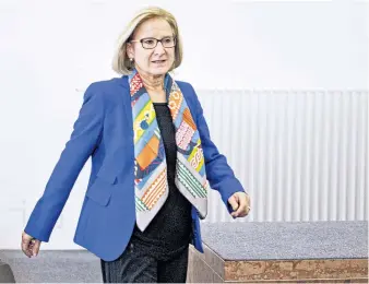  ?? ?? Die niederöste­rreichisch­e Landeshaup­tfrau sah ihre Ladung in den U-Ausschuss als Wahlkampfm­anöver, überstand die Befragung aber unbeschade­t.