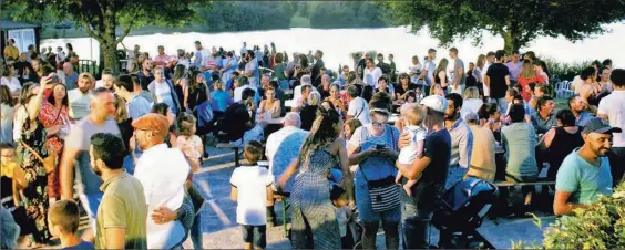  ?? - Crédits : CM ?? La foule au Lac de Lenne !