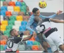  ?? FOTO: AP ?? Luis Muriel, en pugna con Samir