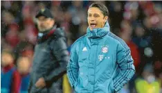  ?? Foto: kolbert-press ?? Das erste Aufeinande­rtreffen der beiden deutschen Trainer in der Champions League: vorne Bayern-Coach Niko Kovac, hinten Liverpools Jürgen Klopp.