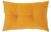  ?? ?? Coussin en coton et polyester Gwyneth, 16 po x 24 po, 36 $, brunelli.ca