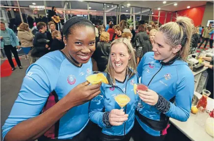  ?? Photo: ROBYN EDIE/FAIRFAX NZ 630904754 ?? Southern Steel netball players, from left, Jhaniele Fowler-Reid with her cocktail ‘‘Jamaican High Ball’’, Wendy Frew with her ‘‘Frewdriver’’ and Te Paea Selby-Rickit with her ‘‘Te Paea Sunrise’’ at the members’ cocktail night at Stadium Southland last...