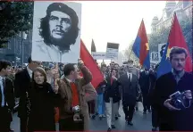  ??  ?? Berliners, protesting against the Vietnam War, carry a placard of Che Guevara in 1971. By now, the Argentine Marxist had become a poster boy for the ‘New Left’