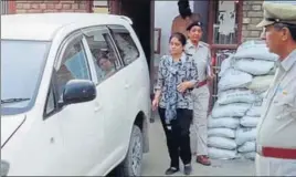  ?? HT PHOTO ?? Dera Sacha Sauda chairperso­n Vipassana at HUDA police station in Sirsa on Monday.