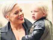  ?? MICHAEL TRAN ?? Singer Pink with her son Jameson