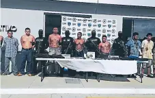  ??  ?? DETENIDOS. En tres operativos detuvieron a supuestos miembros de la pandilla 18 y la mara Salvatruch­a.