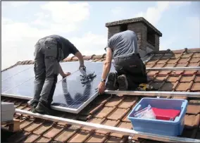  ?? Flat solar plates, not tubes, are best suited for installati­on in hot climates. ??