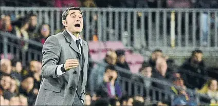  ?? FOTO: M. MONTILLA ?? Ernesto Valverde, satisfecho por la respuesta de los jugadores menos habituales en el test de ayer ante el Tottenham