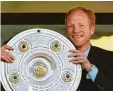  ?? Foto: Witters ?? Matthias Sammer wurde 2002 als Trai ner mit Dortmund Meister.