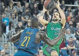  ?? FOTO: P. PUNTÍ ?? Nicolás Laprovitto­la seguirá en la Penya. El base argentino fue clave en la salvación