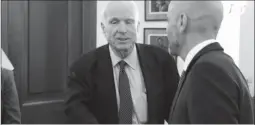  ??  ?? Dael Dervishi me ish- senatorin John McCain