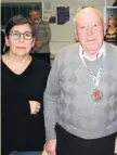  ??  ?? Corinne Villeroux-Rieu, lors de la remise de la médaille FFR a Armand Verra, bénévole au club depuis 53 ans.