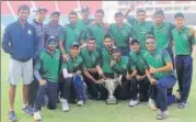  ?? HT PHOTO ?? The India Green team with the trophy in Lucknow on Friday.