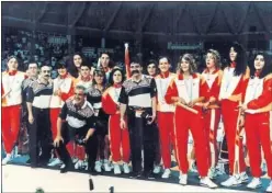 ??  ?? HISTÓRICO. El oro de 1993, la primera medalla de la Selección.