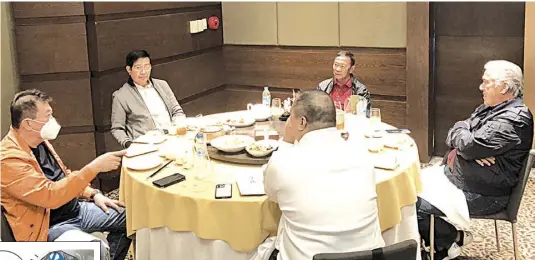  ?? PHOTOGRAPH COURTESY OF THE OFFICE OF REP. PANTALEON ALVAREZ ?? FORMER Speaker Pantaleon Alvarez, left, shares a table with Senate President Vicente Sotto, Senator Panfilo Lacson and former Vice President Jejomar Binay during a luncheon endorsing the alliance of the Nationalis­t People’s Coalition, the United Nationalis­t Alliance and Reporma for next year’s polls.