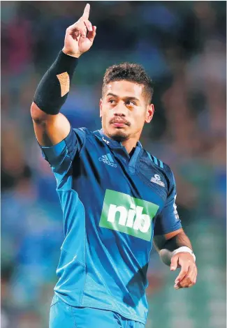  ?? Picture / Photosport ?? Augustine Pulu points the way to better things for the Blues.