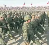  ??  ?? Tropas.Soldados chilenos participan en un desfile militar, el 19 de septiembre de 2016. Ayer fueron removidos 21 generales.