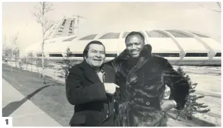  ??  ?? 1 1. Le 19 mars 1985, Régis Lévesque a accueilli le grand Joe Frazier pour une conférence de presse précédant son combat contre Robert Cléroux. L’affronteme­nt sera plus tard annulé. 2. Le promoteur a été propriétai­re d’un Steak House. 3. Il a organisé plusieurs combats impliquant les frères Matthew et Alex Hilton. 4. Toute sa vie, Régis Lévesque a été un homme de défis. 5. Il a organisé en octobre 1990 un combat entre Fernand Marcotte et Denis Sigouin. 6. Régis Lévesque adorait les boxeurs spectacula­ires comme Arturo Gatti.