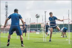  ??  ?? CON EL DIEZ. Dybala lucirá este año el dorsal ‘10’ a la espalda.