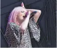  ??  ?? Shirley Manson von Garbage liefert eine intensive Performanc­e ab.