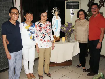  ??  ?? ELLEN Arceo vda. de Dakudao with her children Roberto A. Dakudao, Jr., Maria Luz D. Tan, Maria Victoria D. Dumlao, Ricardo A. Dakudao