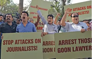  ??  ?? NO MORE Mumbai journalist­s protest attacks on their colleagues in Delhi