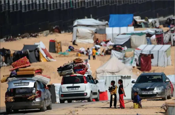  ?? Foto: AFP ?? Mange lande frygter et blodbad, hvis Israel angriber i Rafah naer graensen til Egypten. Byen er taet pakket med over en million palaestine­nsere, der er flygtet hertil fra andre dele af Gaza.