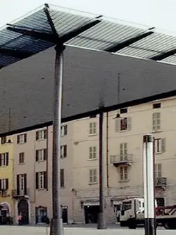  ?? Dov’era ?? La pensilina di piazza Rovetta, progetto di Lombardi, rimossa nel 2010