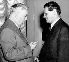  ?? Foto: ČTK ?? Tenkrát ve Varšavě Nikolaj Bulganin a Viliam Široký při založení Varšavské smlouvy v roce 1955.